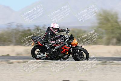 media/Dec-01-2025-Moto Forza (Mon) [[2daa91e15f]]/3-Beginner Group/Session 2 (Turn 7 Inside Pans)/